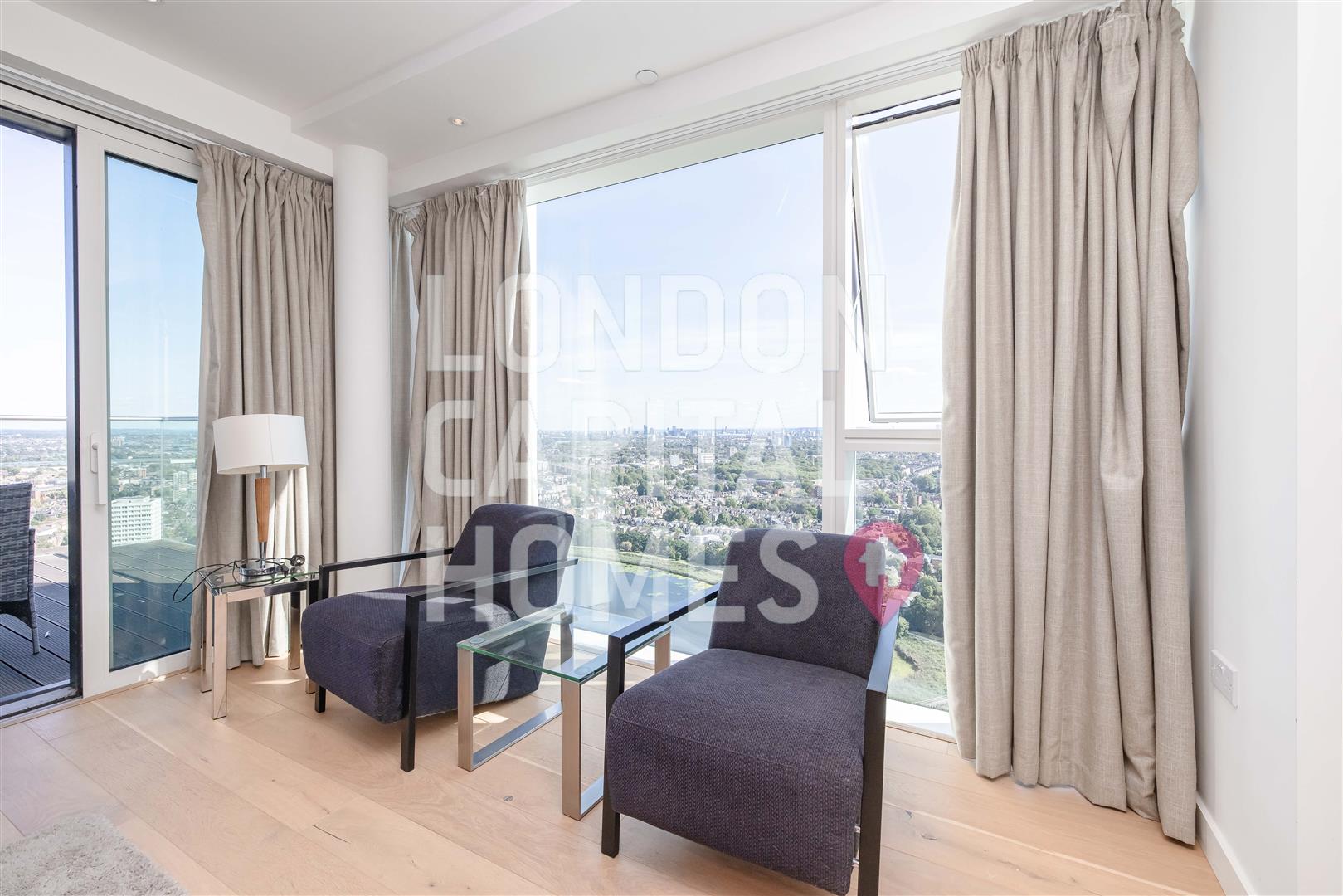 3 bed property in Skyline Apartments, London